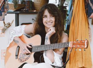 Travelling troubadour brings a soulful mix of folk-rock and country to Norden Farm