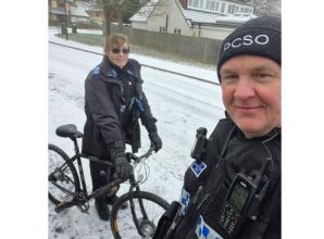 Chilling chase sees barefooted bike thief pursued across the snow
