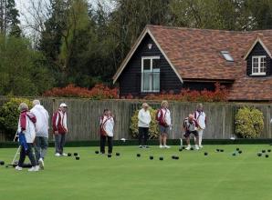 Maidenhead Thicket open green to a spot of rain and much merriment