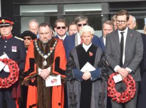 Mayor: I wear poppy not for nationality but as symbol of peace