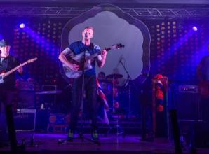 Show with light and sound in style of Coldplay