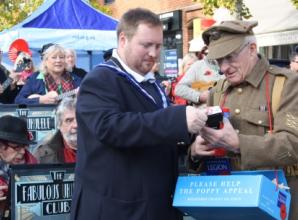 Mayor launches new Poppy Appeal with first donation (£10)