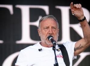 I love fun of Rewind, says ‘serious’ pop star