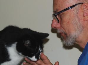 Mobile vet can come and help your pets