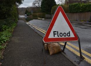 Flood warnings issued on stretches of the River Thames