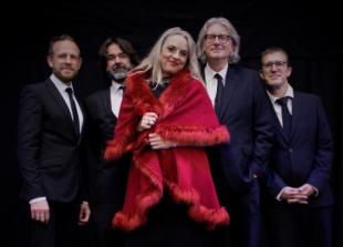 Jazz classics from Great American Songbook all wrapped up for Christmas