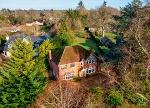Family home in Chilterns village