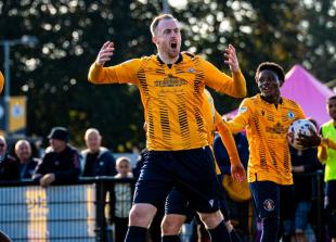 Davies eyes Worthing return after missing Slough Town's draw with Horsham