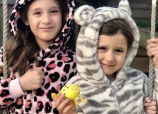 Girl inspired by her leopard onesie wins egg competition
