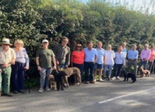 Don’t axe hedge, say residents