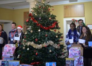Schools collects Christmas gifts for disadvantaged children