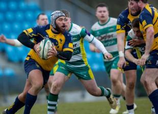 Hawks&rsquo; wings clipped by Raiders after great start