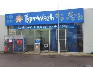 Garage pays £2,000 after car wash damages two 4x4s