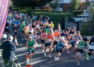 Runner retains title in record time