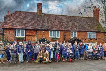 Mayor joins Sausages of Henley community group to celebrate year of meet-ups