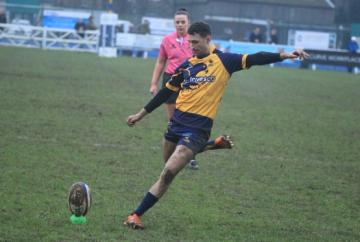 Henley 2nds power past county rivals