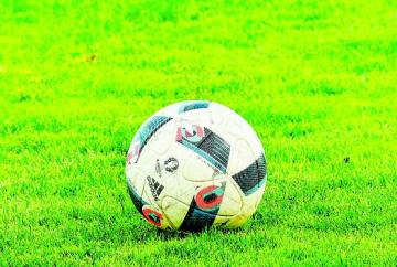 Davis goal not enough as league leaders prevail