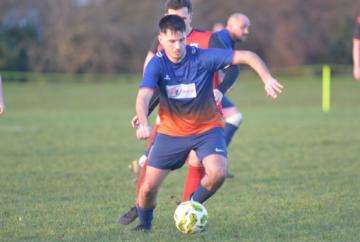 Wigmore brace helps Wargrave close gap on league leaders