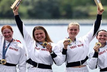 New Year honours for rowers and former MP