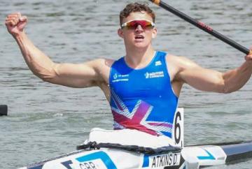 Atkins crowned world champion by narrow margin