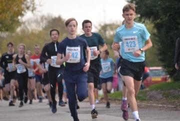 Teenager beats own record in 5km