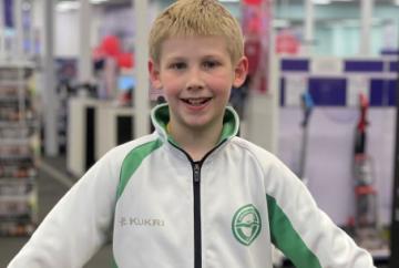 Boy, 10, receives new TV from his mother after winning diving competition