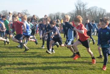 Runner loses shoe but gains top spot as 31st youth festival gets underway