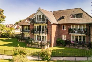 Riverside rooms with views