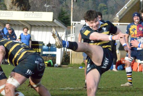 Henley Hawks stage stirring comeback to secure first away win