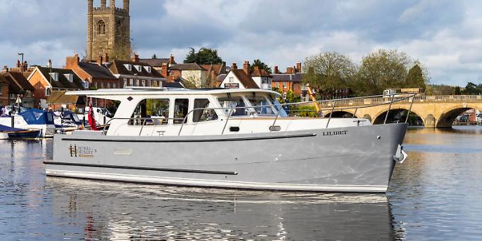 Hobbs adds luxurious hybrid motor cruiser to fleet