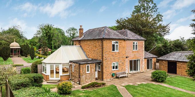 Picturesque retreat with views of historic Maharajah’s Well