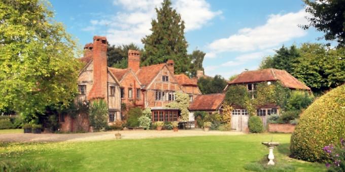 English manor will soon be 10 minutes from Crossrail