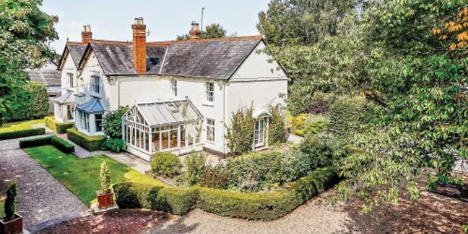 Design expert's home was graced by titans of ballet