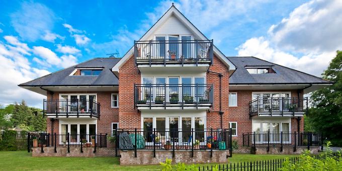 Riverside rooms with views