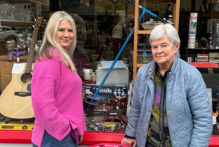 Breast cancer survivors&rsquo; bra recycling campaign