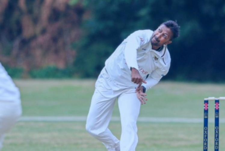 Slough bowl their way to crucial win over Oxford as title race goes to the wire