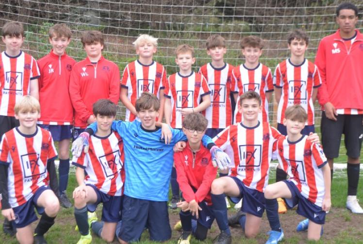 Hunters put on five-star display as they move top of the table