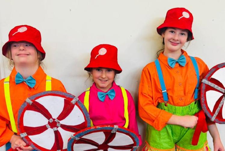 Theatre school’s 25 years celebrated in trip to Oz