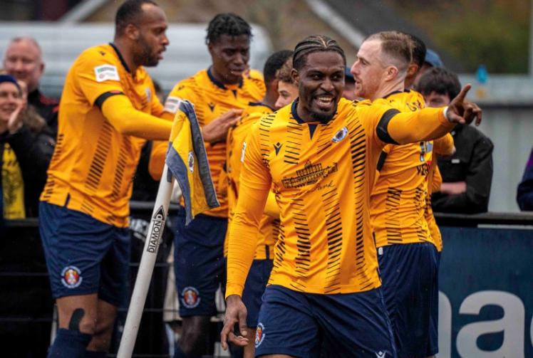 Davies eyes 'Dreamland' as Slough Town chase FA Cup history and league revival