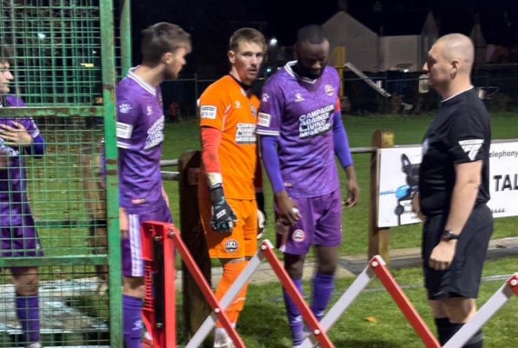 Magpies cruise past Winslow to book Berks & Bucks quarter final tie with Reading