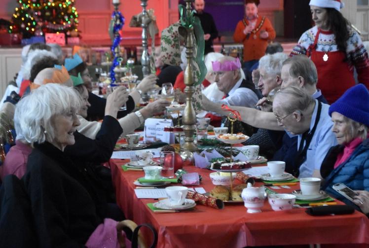 Mayor-ry Christmas everybody