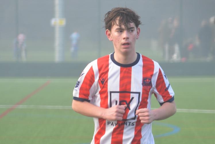 Hurricanes suffer heavy loss against league leaders