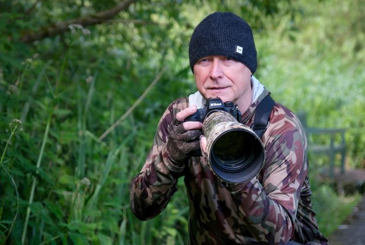 Photographer who searches for &lsquo;eye to eye&rsquo; moments