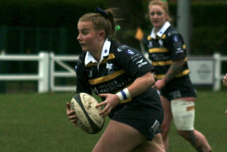 Bonus point victory for Hawks Women in heavy conditions