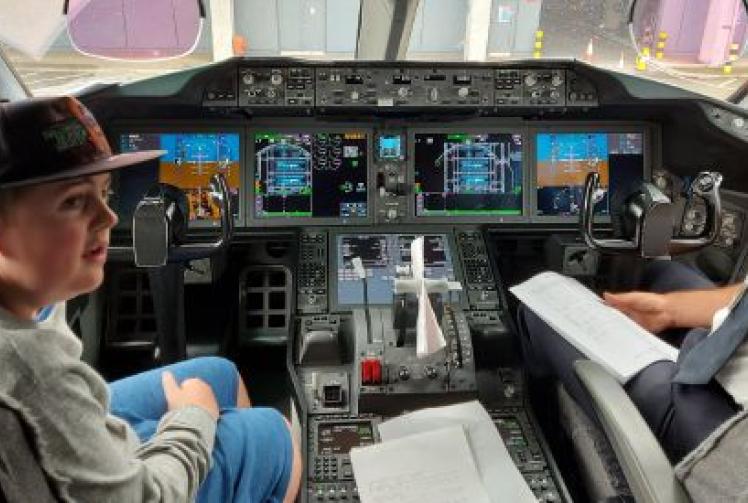 Teenager begins ‘last chance’ cancer treatment in Mexico City