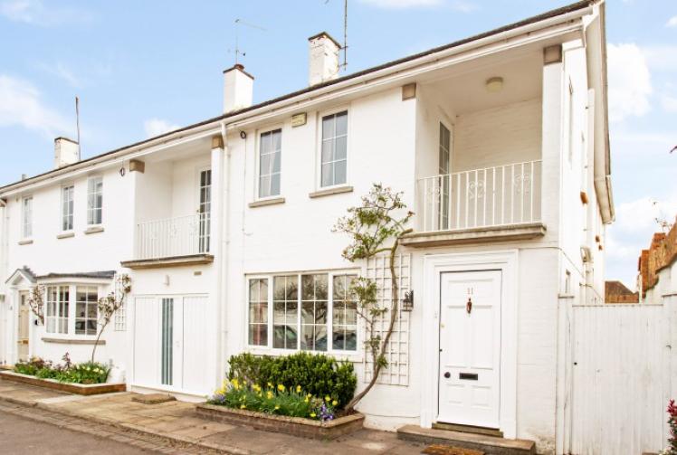 Mediterranean feel to home that&rsquo;s in sought-after location