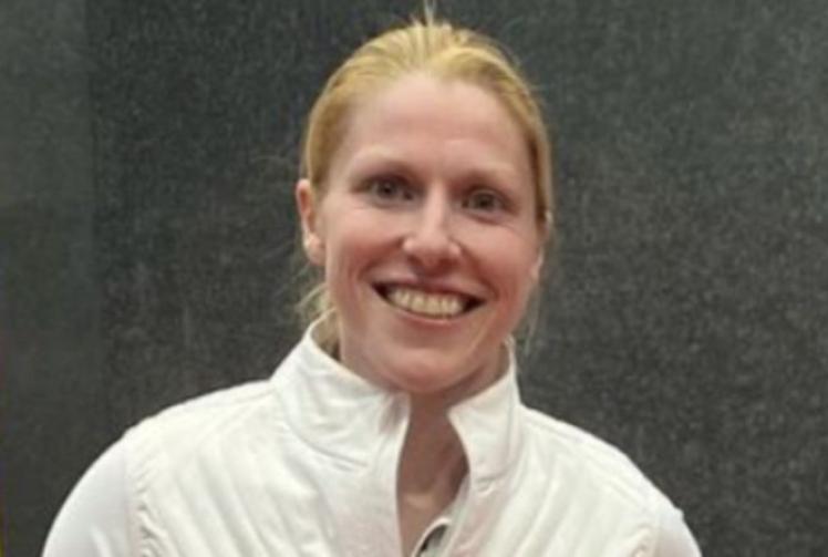 Fahey retains world title