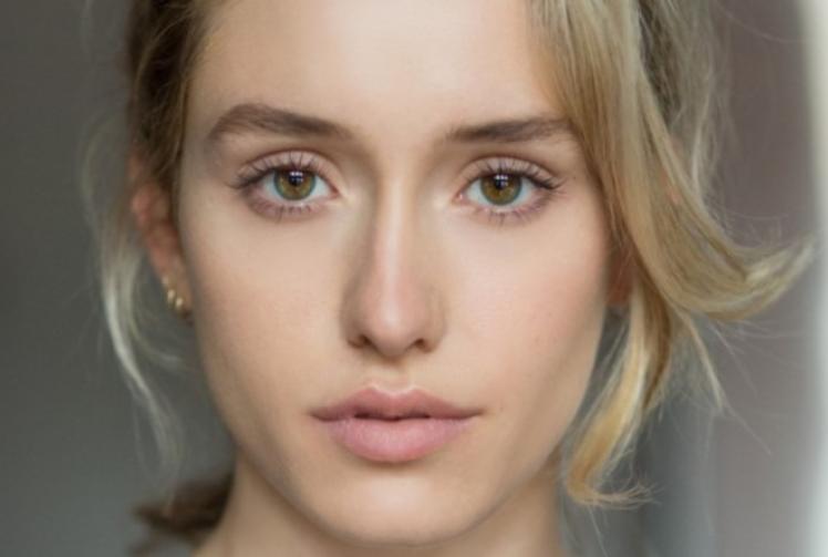 Classic comedy about joys of falling in love