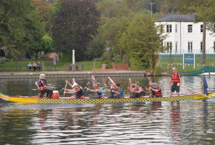 Deputy Mayor dots the eye of Henley Dragons&rsquo; new boat