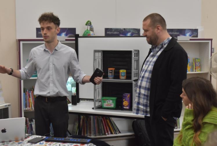 Visually impaired shown helpful technology